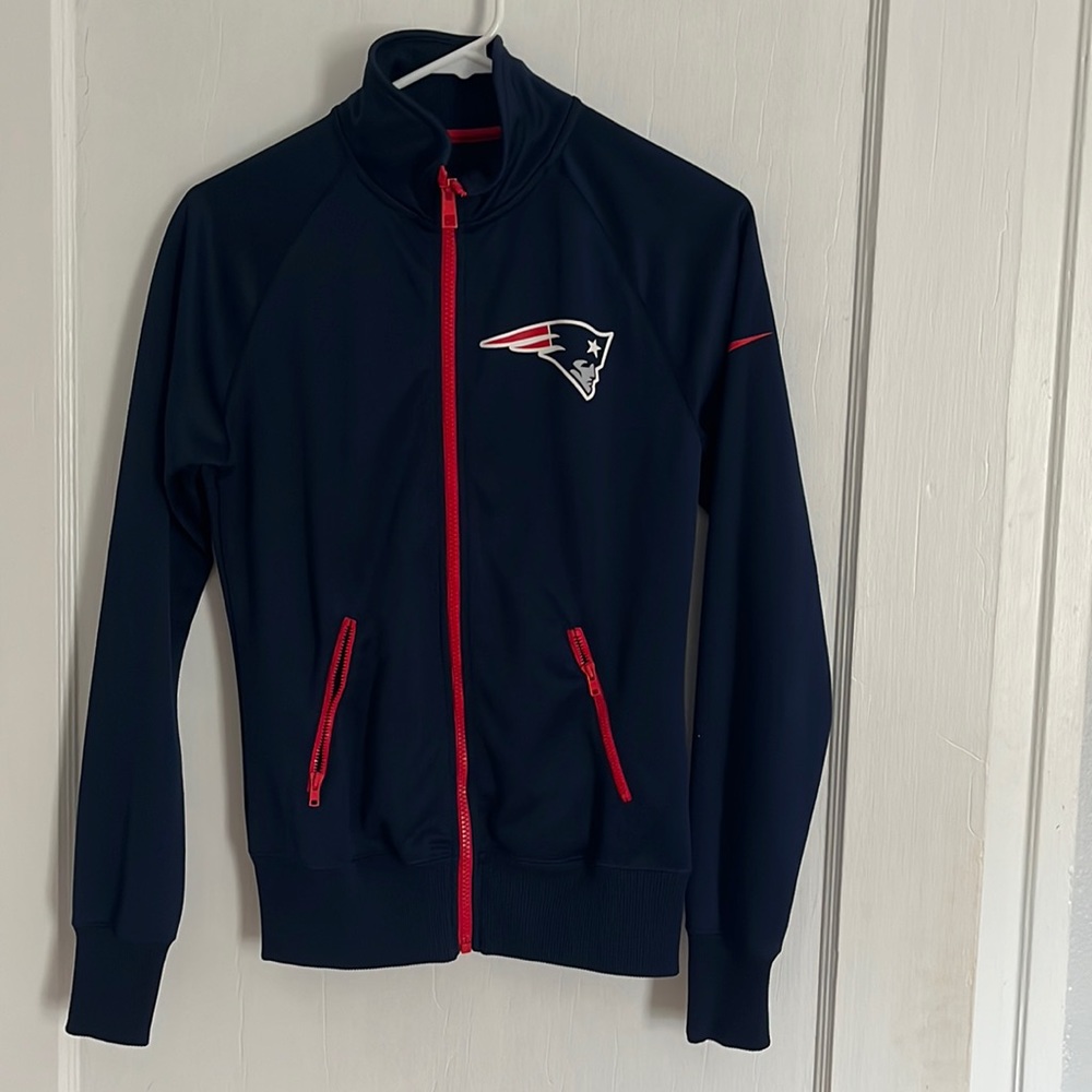 Women’s Nike NE patriots zip up size small